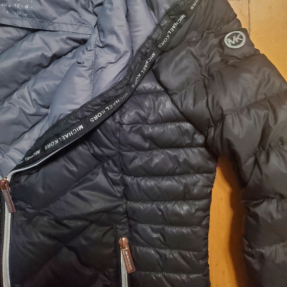 Michael Kors Packable Down Fill Jacket - Picture 4 of 5